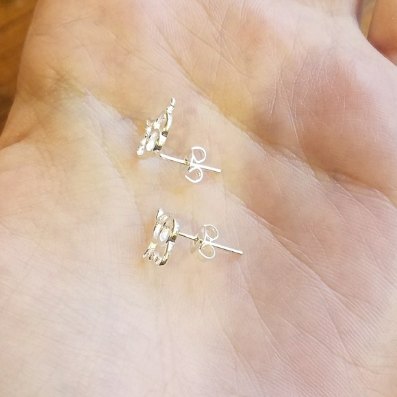 NWOT Sterling Silver Elephant Studs - Picture 9 of 9